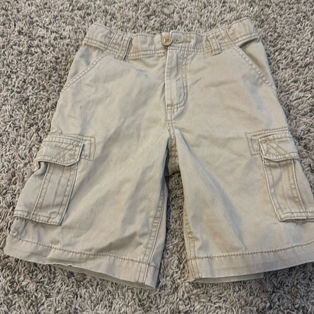Oshkosh boys cargo khaki shorts size 7